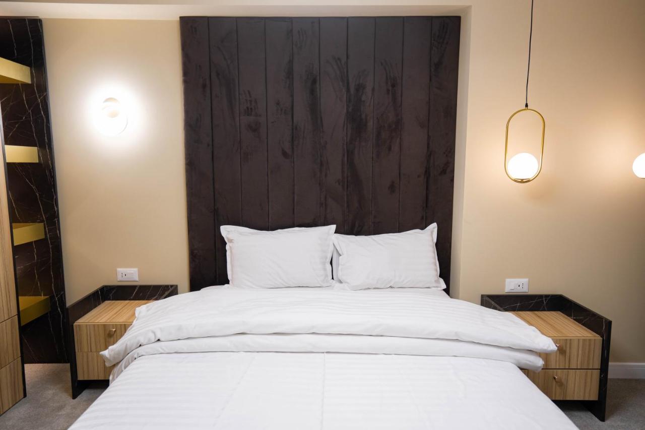 Deluxe Aparthotel Marwell Residence Suceava Exterior photo