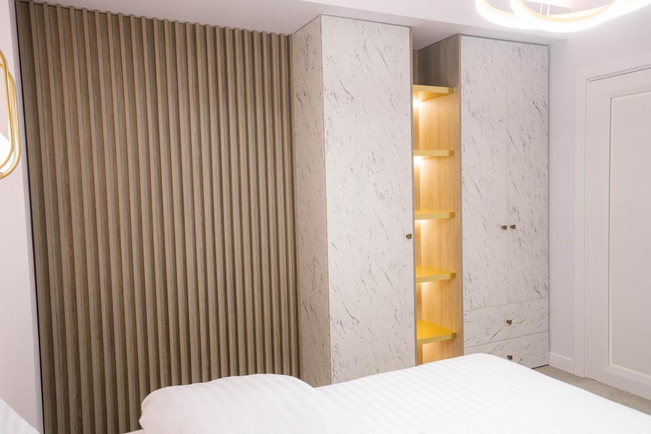 Deluxe Aparthotel Marwell Residence Suceava Exterior photo