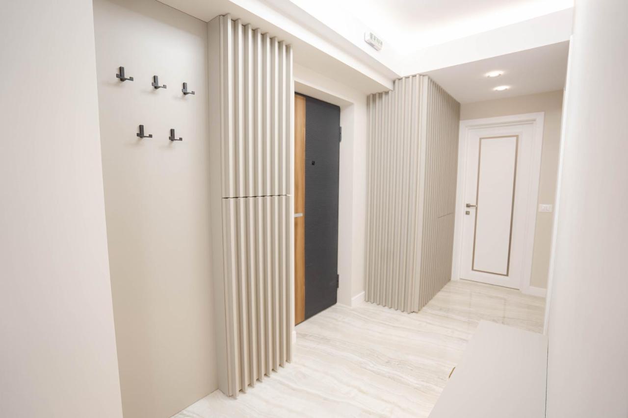 Deluxe Aparthotel Marwell Residence Suceava Exterior photo