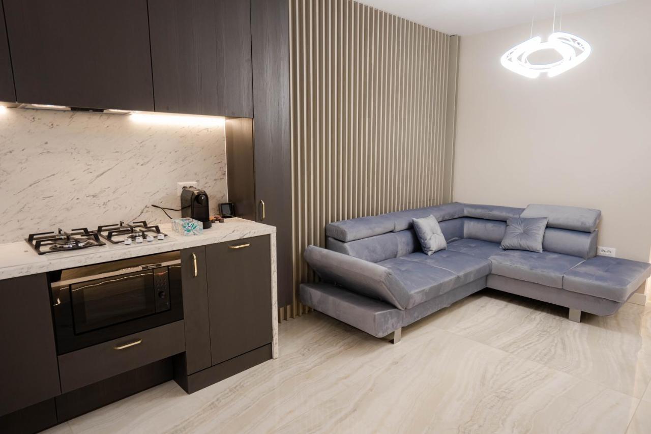Deluxe Aparthotel Marwell Residence Suceava Exterior photo