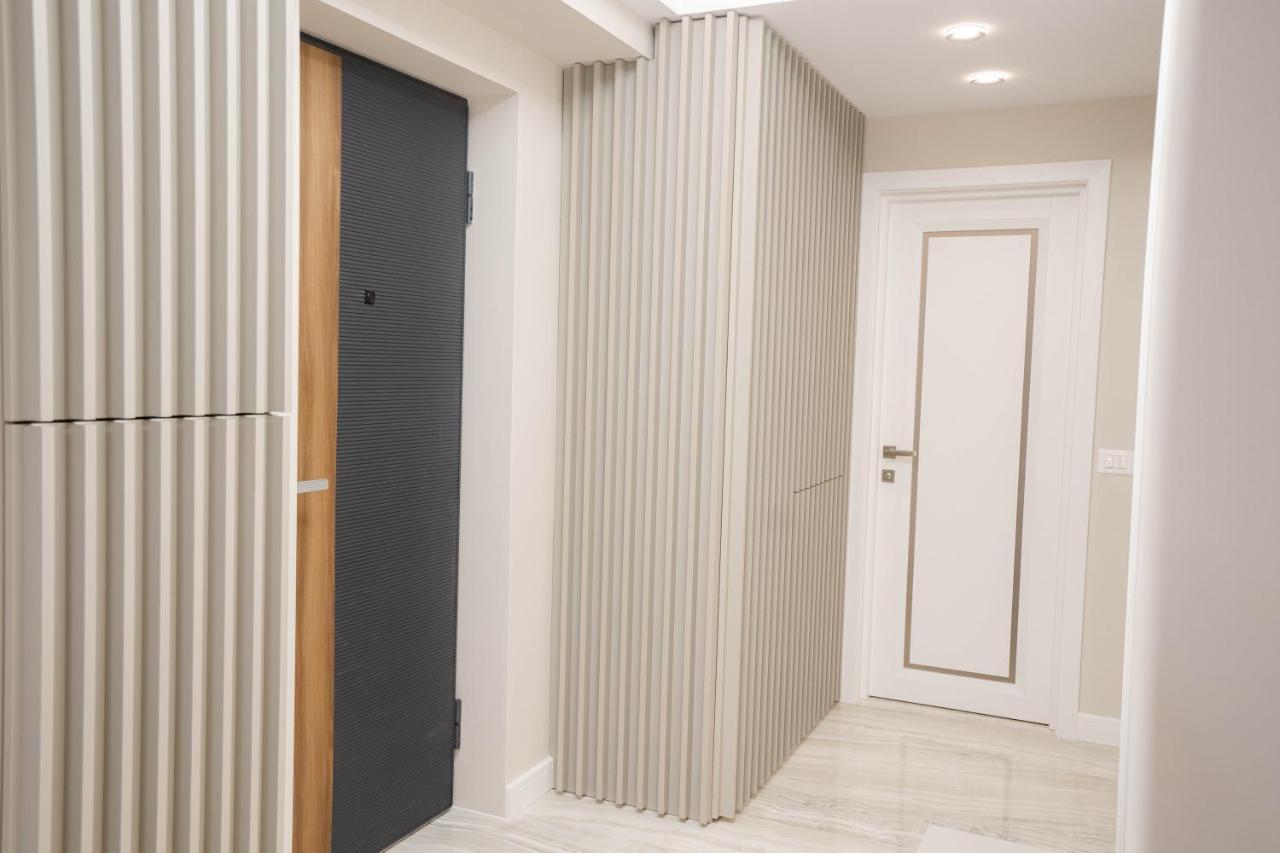 Deluxe Aparthotel Marwell Residence Suceava Exterior photo