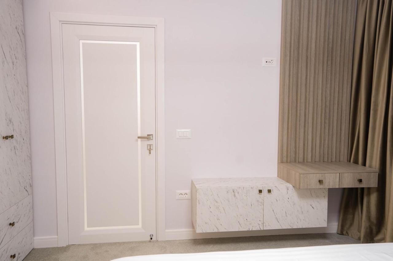 Deluxe Aparthotel Marwell Residence Suceava Exterior photo