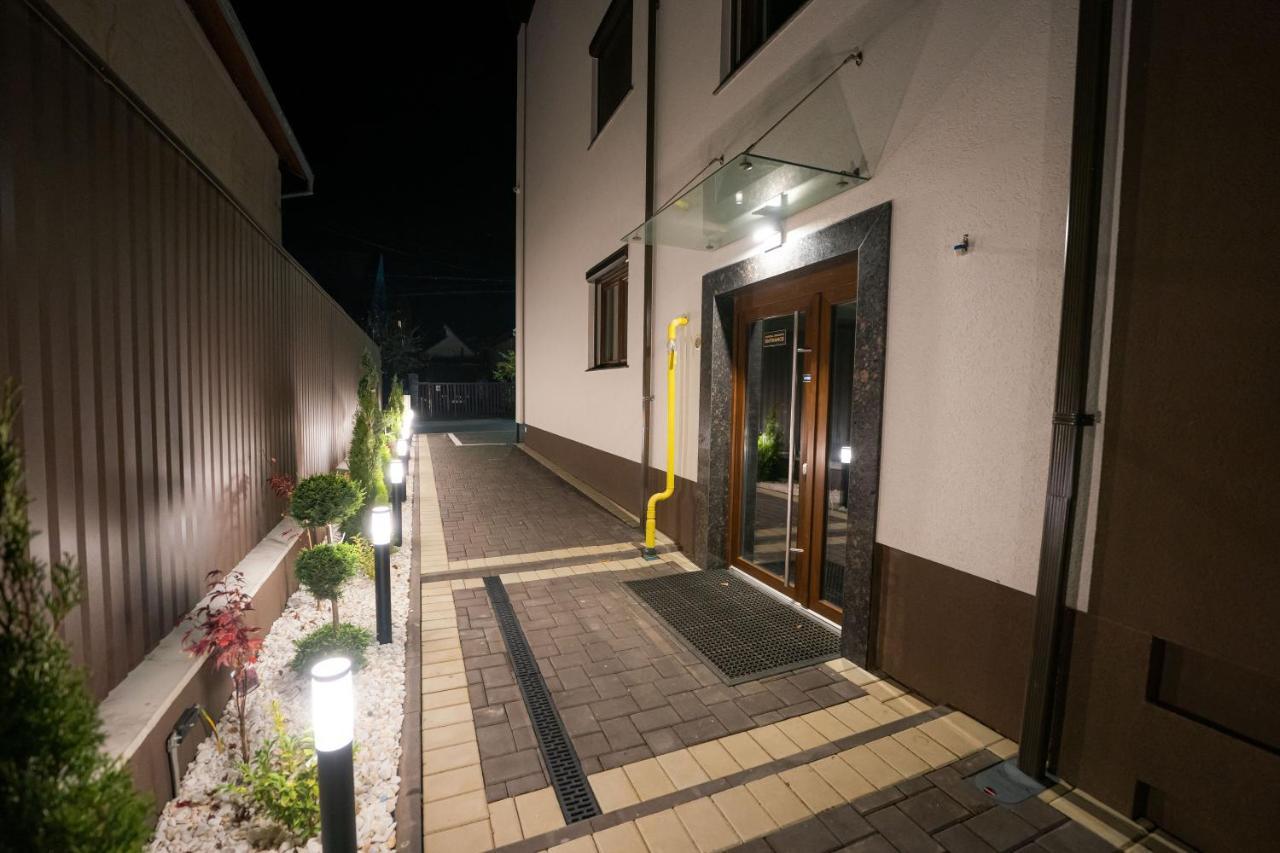 Deluxe Aparthotel Marwell Residence Suceava Exterior photo