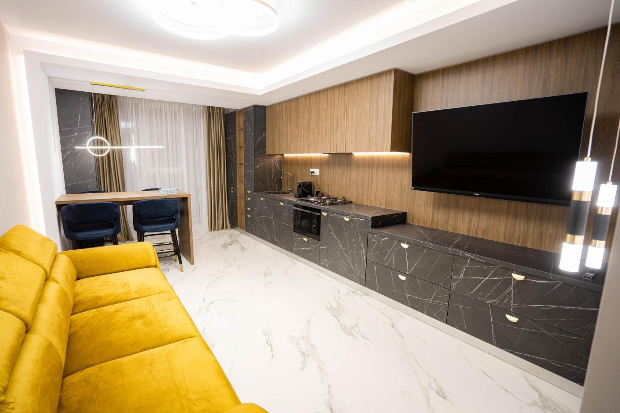 Deluxe Aparthotel Marwell Residence Suceava Exterior photo