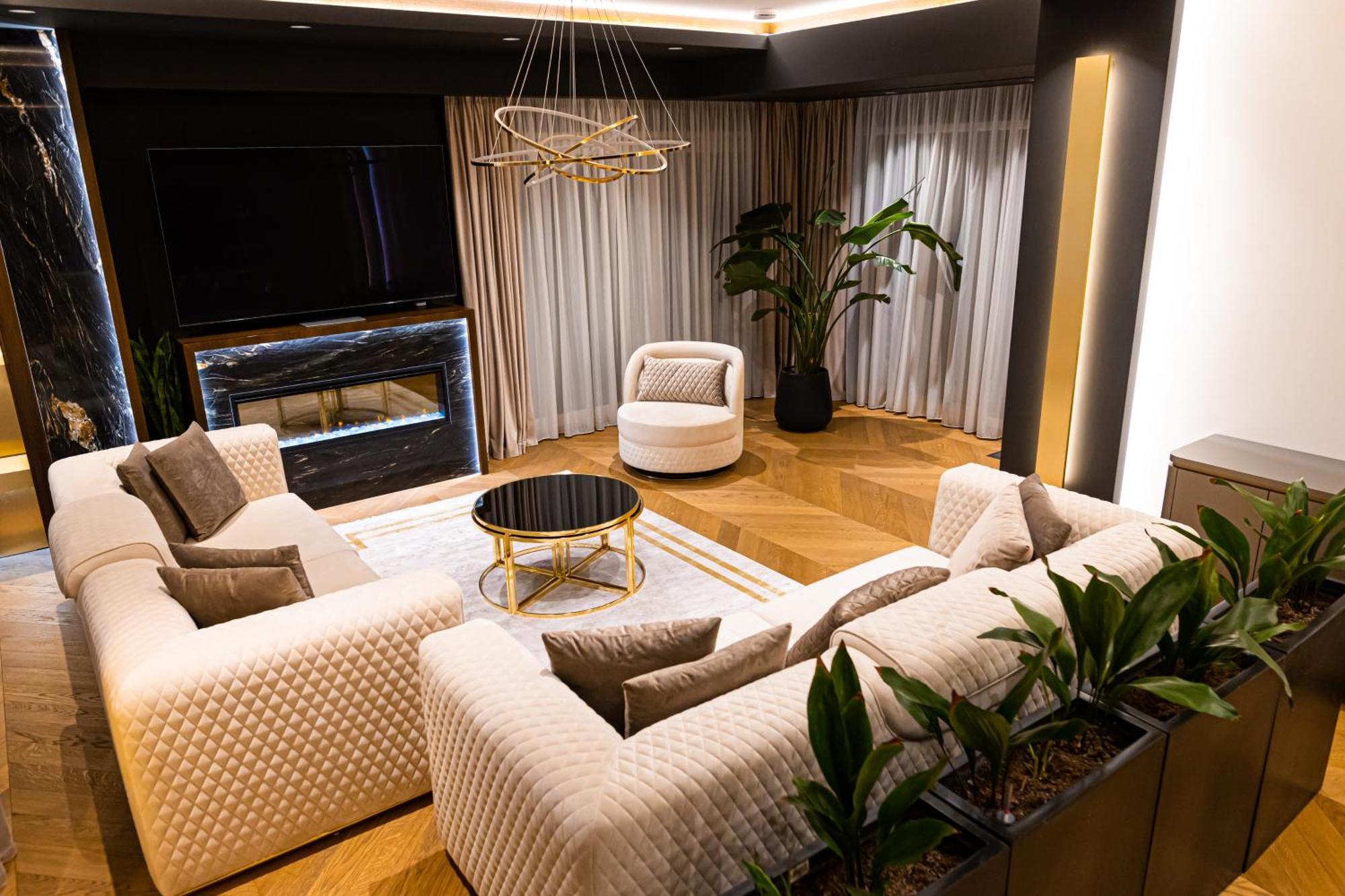Deluxe Aparthotel Marwell Residence Suceava Exterior photo