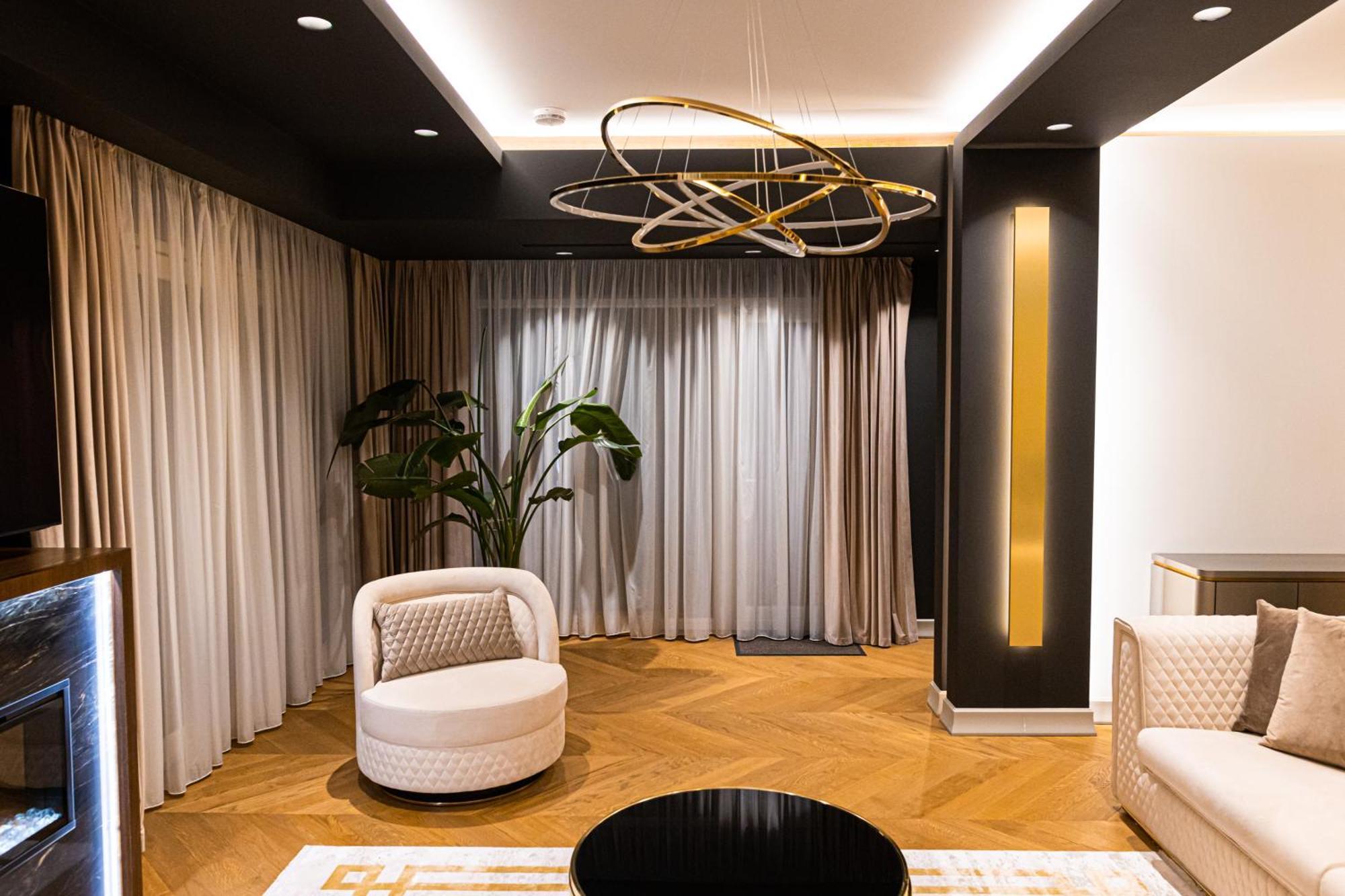 Deluxe Aparthotel Marwell Residence Suceava Room photo